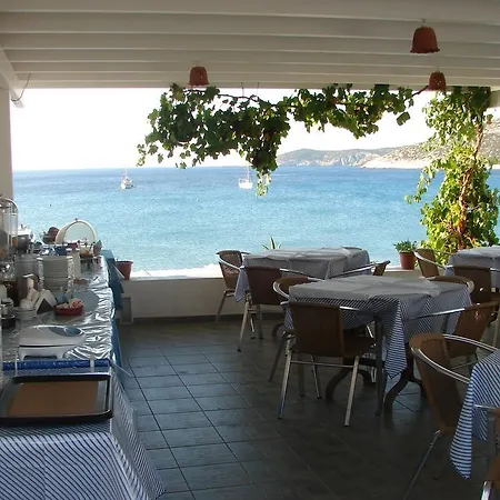 Cyclades מלון דירות 4*